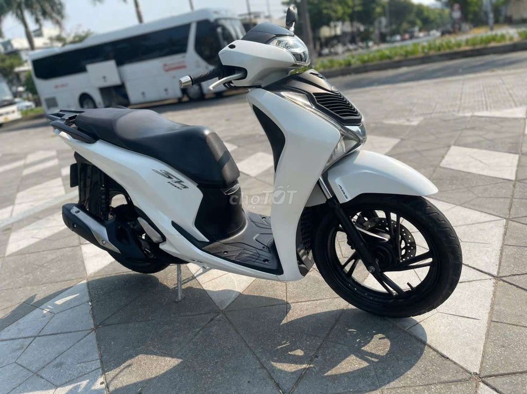 Honda SH 150 ABS (2018) — белый, владелец один — 65 млн ₫ 3
