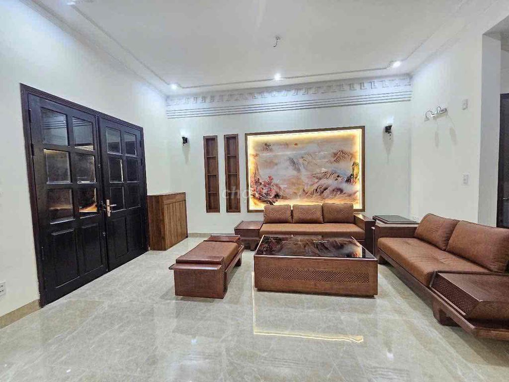 Дом 3 этажа, 3 спальни, Dương Đình Nghệ, рядом Vincom — 35 млн ₫/мес 2
