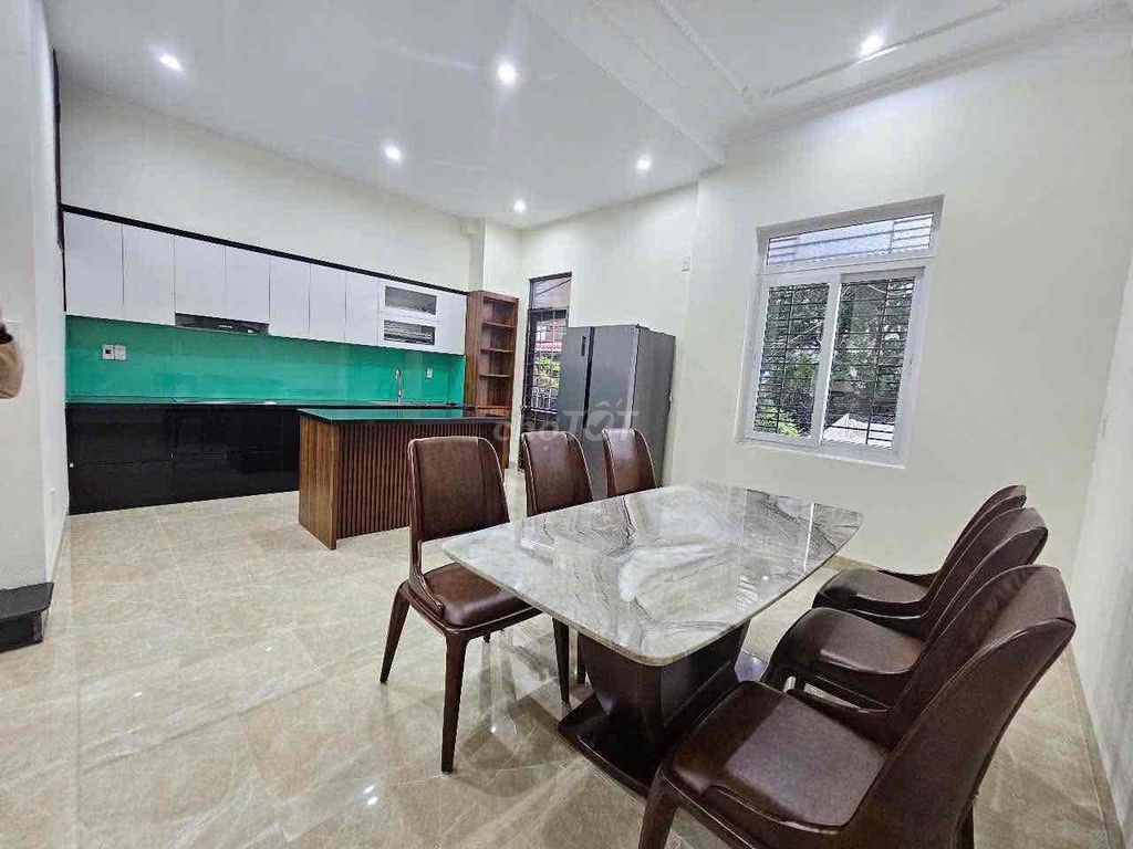 Дом 3 этажа, 3 спальни, Dương Đình Nghệ, рядом Vincom — 35 млн ₫/мес 3