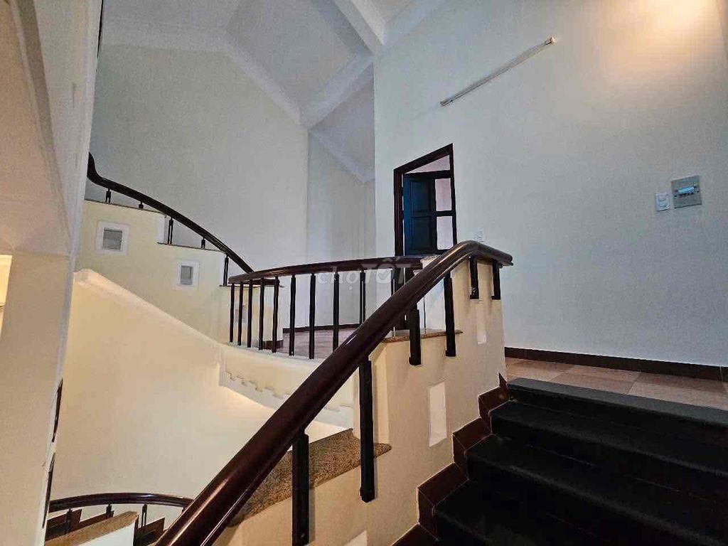 Дом 3 этажа, 3 спальни, Dương Đình Nghệ, рядом Vincom — 35 млн ₫/мес 8