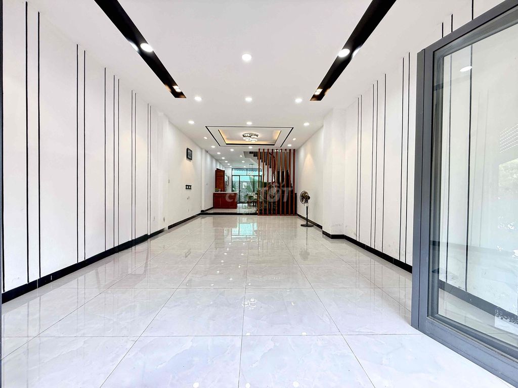 Дом 3 этажа 300 м², 4 спальни, Hà Quang 2 (Phước Hải) — 29 млн ₫/мес