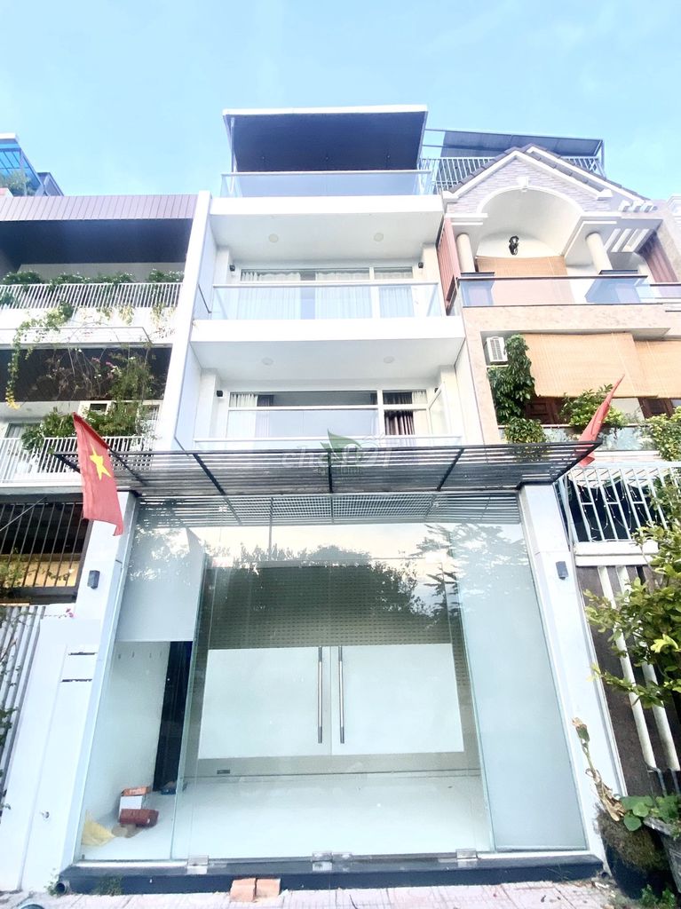 Дом 4 этажа, 7 спален, Hà Quang 2 (Phước Hải) — 28 млн ₫/мес