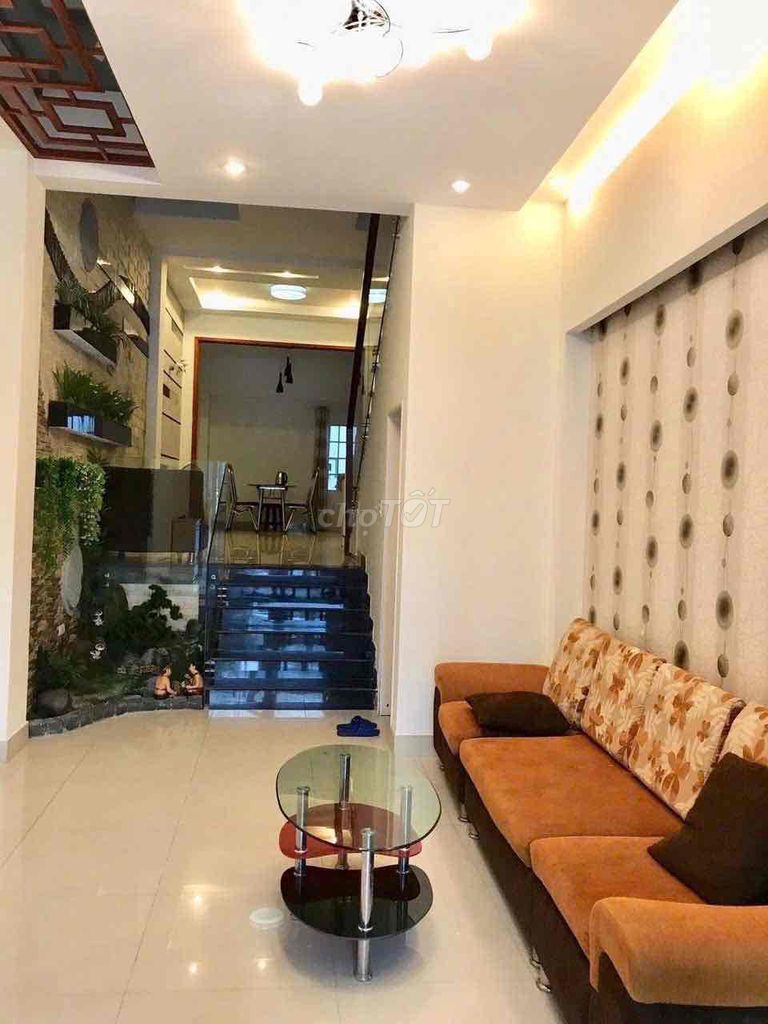 Дом 3 этажа, 3 спальни, ул. Hải Sơn (Hải Châu) — 16 млн ₫/мес